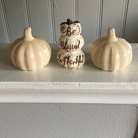 NWT- 2 Cream Crackle & 1 Be Blessed Be Thankful Stacked Pumpkin Decorations Set - Picture 7 of 17